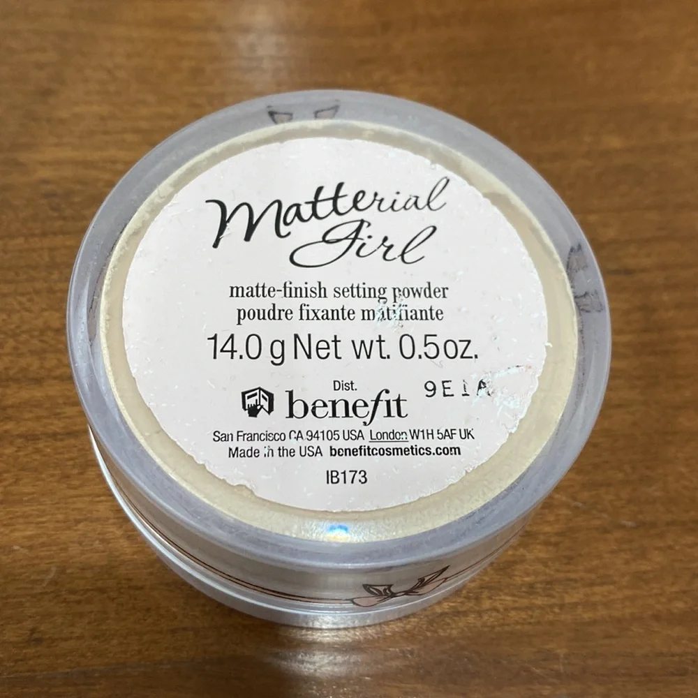 NWOB Benefit Matterial Girl Setting Powder